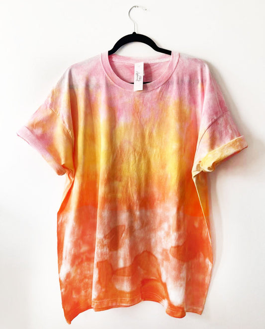 t shirt with sunset effect, colours pink yellow and orange